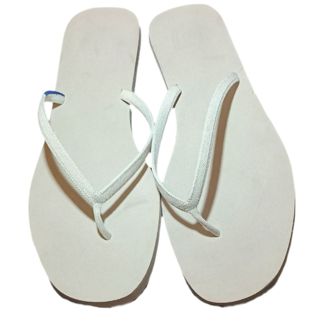Cream flip flops NWOT‎ SKUW414
